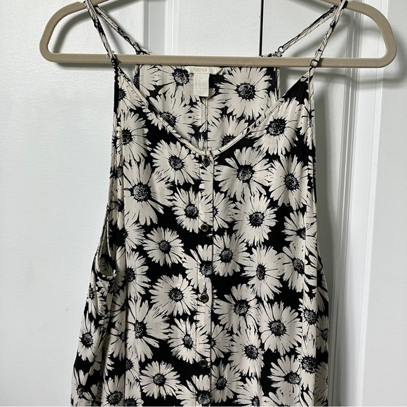 ** DONATED ** Forever 21 Black & Tan Floral Button Front Jumper Dress - Picture 5 of 6